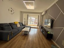 黄岛山水嘉苑 婚房精装 送阁楼 大两居