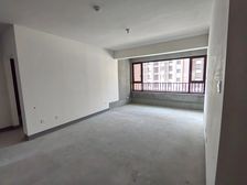 满二**安静三居双卫临地铁便民市场充电桩近商圈配套幼小初