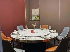 旺铺出租可直接经营,无需养店。附近学校写字楼、小区出入口。