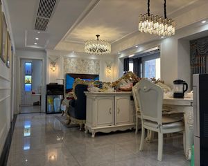 温江 蓝润光华春天 3室2厅 94.40㎡ 128万