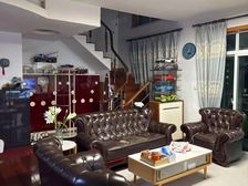 闵行 蔚蓝城市花园 4室2厅 171.99㎡ 1250万