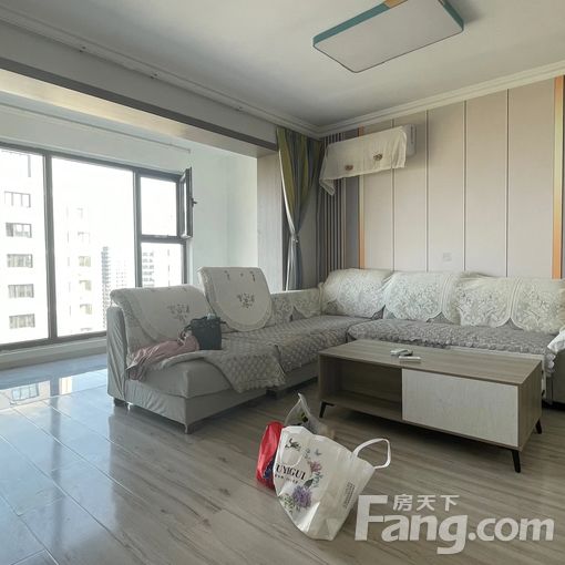  �Ƶ�����Ӱ�����š���ɽ�� 2��2�� 80�O 1900Ԫ/�� 