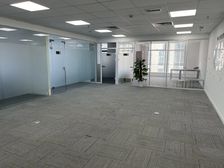 【业主直租】CBD商圈,地铁旁,户型好,交通便利,随时看房