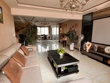 渭城区 双保东尚小镇大平层 四室两厅两卫装修时尚且豪华。