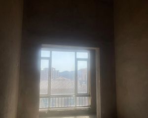 龙玺御园洋房南北通透大三居,133平仅90万,可装复式