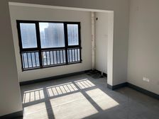 连云 保利海上五月花 4室2厅