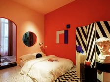 香榭兰庭临街商铺出租,220平空间宽敞,月租11800元