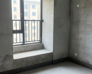 慈溪高铁地铁附近,永安西路毛胚四居 南北通透大户型仅175万