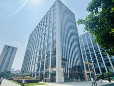 赛银国际8幢7楼100方精装出租