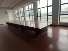 1068平商铺出租 另送400多平露台使用