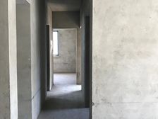 清水优雅顶楼复式!本小区佳方位,窗窗风景,大平台随你遐想。