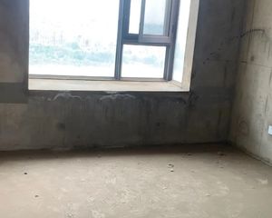 滇池湿地公园旁 89平南北通透五居 业主诚意出售