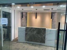 南坪万达甲级写字楼151平精装随时入驻