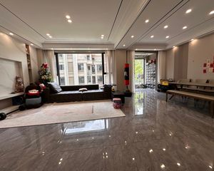 天府新区 优品道锦绣 5室2厅 叠拼带花园479万