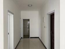 宜城 普锦左岸春天 3室2厅 126.67㎡ 35万