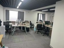 汽车西站105平精装修办公室,房东直租