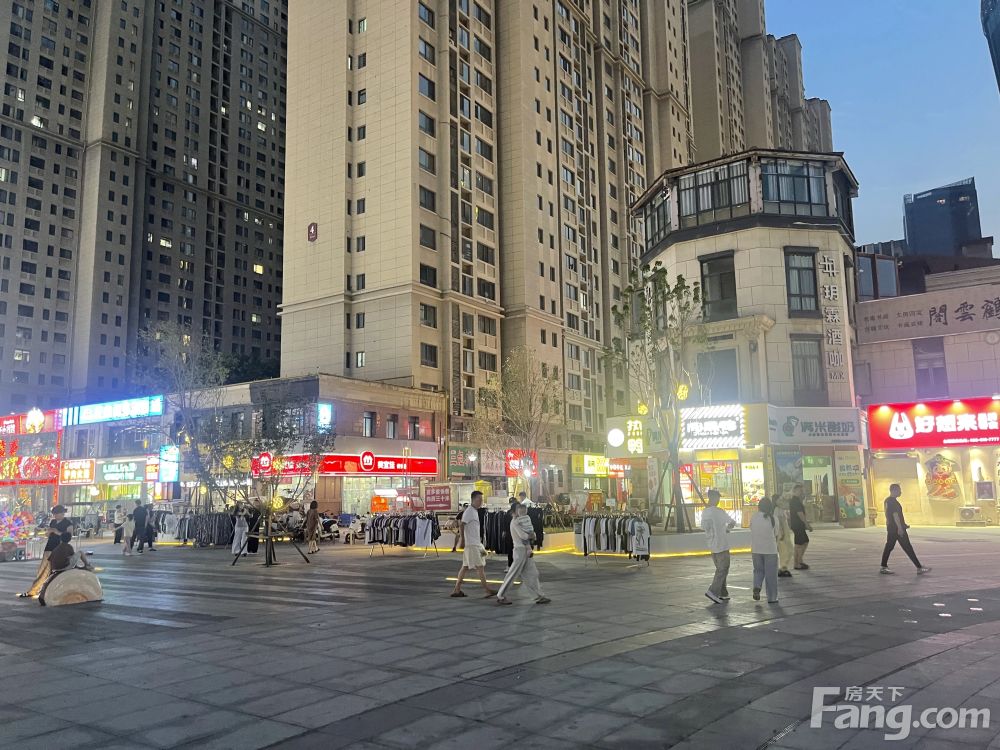 年收租80万 旺铺出售 层高12米