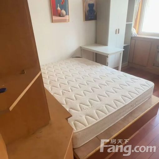  ����:���� 4��1�� 700Ԫ/�� 