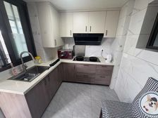 许昌路地铁旁南向一居室 47平精装仅240万