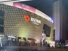 环岛公园138平临街旺铺 4米层高商业空间