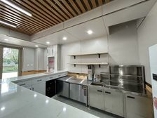 远大购物广场临街旺铺出租 45平黄金地段3333元/月