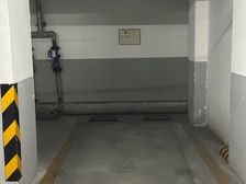 车位:荔湾西关元邦明月星辉 10㎡ 1200元/月