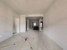 经开 龙湖景粼天序二期 3室2厅 143.00㎡ 240万