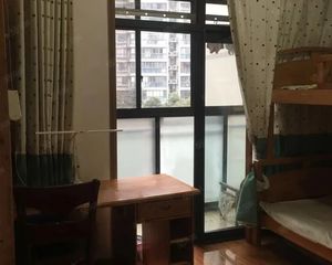 金牛 翡翠海湾 3室2厅 131.04㎡ 170万