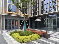 映象里265平临街新铺出租 层高10米 5元/㎡/月