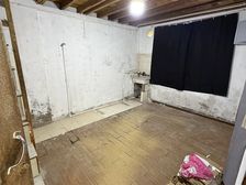 石碶菜场久灵房产店面有阁楼可住可经营商铺