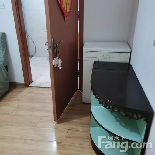  ����һ����,ҵ��ֱ��,����1450Ԫ 